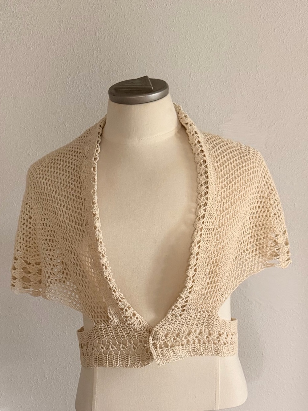 Vintage Unbranded Hand Woven Open-Knit Cream Crochet Velero Shrug Medium